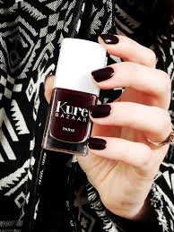 Une Derniere Fois Promis Scandal De Kure Bazaar Beauty Gibberish Bazaar Beauty De Derniere Fois Chic Manicure Nail Accessories Red Nail Polish