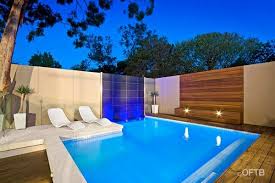 Fun Time At Pool Unik Pools Team Consists Of Expert Pool Designers Who Offer You An Exclusive Idea For A Swimming Pool Piscine Amenagement Paysager Deco Piscine Et Piscines Design
