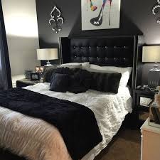 Colors For The Small Bedroom Black And White Eternity For The Small Bedroom Dream Bedrooms Master Bedrooms Decor Small Master Bedroom White Wall Bedroom