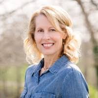 Lisa Reel's Instagram, Twitter & Facebook