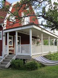 55 Besten Deko Ideen Fur Die Herbstveranda Mit Allen Farben Der Saison Veranda Dekoration Veranda In 2020 Herbst Veranda Schwedisches Haus Herbstveranda