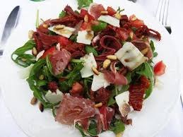 Recette De Salade Italienne Paleo Roquette Coppa Tomates Sechees Recette Salade Italienne Salade Recette Salade