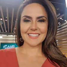 Carla cecato decidiu emagrecer após voltar de viagem com a família: Carla Cecato Home Facebook