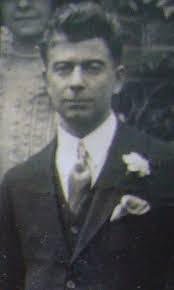 Thomas Cushen's Instagram, Twitter & Facebook