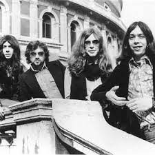 I can't explain the way i feel. Mother Road Paroles Camel Greatsong