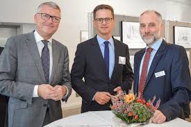 Seine politische karriere begann linnemann bereits 1997 als vorsitzender der jungen union egge, dem heimischen gemeindeverband der jungen union im kreis paderborn. Carsten Linnemann Politiker Des Neuen Stils Gesucht