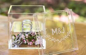 Send life updates with wedding invitations, save the dates, graduation announcements and birth announcements. 10 Unique Wedding Ring Boxes