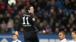 In dieser spielzeit geht der dreimalige torschützenkönig der 2. 4 0 Gregoritsch Eroffnet Schalker Torreigen Beim Hsv Kicker