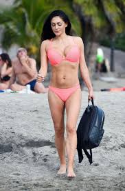 Джи́на джой кара́но — американский боец мма, актриса и модель. Kejsi Batchelor V Bikini Na Plyazhe Vsyako Net