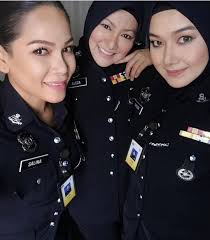 Special forces) is a malaysian police procedural television drama series broadcast on radio televisyen malaysia (rtm) and tv3. Bila Kenangan Lalu Mengusik Jiwa Comel Pulak Promo Gerak Khas Abby Norman Kena Troll Lepat Pisang