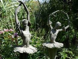 Check spelling or type a new query. Mein Garten Mit Schonen Brunnen Gartenhausern Outdoor Teppichen Und Vielem Mehr
