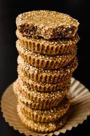 6 Ingredient No Bake Quinoa Peanut Butter Crunch Cups Recipe Peanut Butter Crunch Healthy Sweets Snacks
