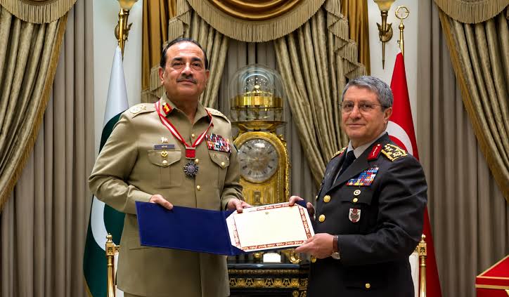 Field Marshal Asim Munir Honored in Ankara, Receives Turkish Armed Forces Distinguished Service Medal