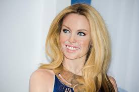 Kylie minogue started her career as an actress on an australian soap, but her charisma and highly adaptable talents as a pop singer soon landed her on top of the music world. Kylie Minogue Redaktionelles Foto Bild Von Ruhm Europa 63969706