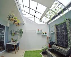Selain bagian dalam rumah halaman dan dinding luar rumah juga sering di desain sedemikian rupa. 10 Desain Taman Dalam Rumah Yang Menarik Dijabodetabek
