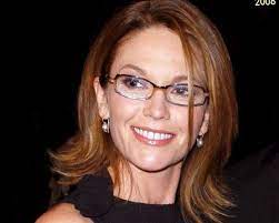 Geek Style Over 40 Hairstyle Short Hair Styles Short Hairstyles For Women Womens Hairstyles