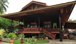 Rumah ini adalah salah satu rumah adat di indonesia yang menggunakan tangga di depan rumah tersebut untuk menghubungkan orang yang ingin memasuki rumah tersebut. Jenis Rumah Adat Gorontalo Beserta Gambar Fungsi Dan Perbedaan