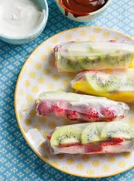 Rouleaux Printaniers Aux Fruits Ricardo Recipe Yummy Chicken Recipes Food Delicious Healthy Recipes