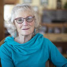 'League' volunteer talks about chapters of her life