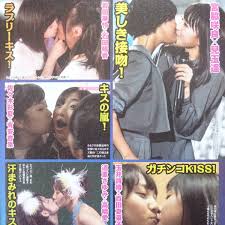 Amazon.co.jp: ◎アイドル百合キス武田玲奈x飯豊まりえ村重杏奈x朝長美桜☆宮脇咲良x兒玉遥☆玉井詩織x百田夏菜子☆道重さゆみx高橋愛切り抜き4p  : おもちゃ