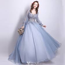 Karena itulah kain satin terlihat mewah dan mahal, cocok sekali untuk menjadi bahan dasar kebaya. 77 Ide Dress Kain Satin Gaun Pakaian Wanita Model Pakaian