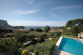 Superbe Villa D Architecture Avec Piscine A Cassis Calme Absolu A 300 Metres Du Centre Bouches Du Rhone