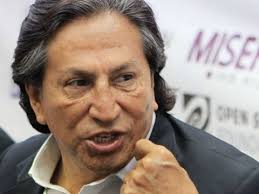 Esposa de César Hinostroza abandonó el país con destino a Europa