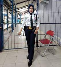 Ibu nur yang terhormat, terimaksih telah memberikan masukan. 23 Ide Security Gaya Hijab Kecantikan Wanita Berlekuk