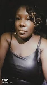 Meet Melanie: A Latina Fashion and Lifestyle Enthusiast from Chicago 🤍