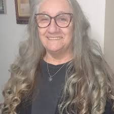 Hello! When I need you to draw a picture for me how should I contact you am  from Tanzania?