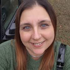 age discrepancy in hunger games book and movie