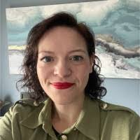 Sarah Parrett's Instagram, Twitter & Facebook