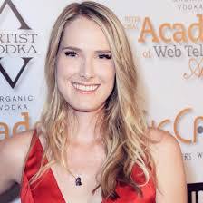 Kara Buckley's Instagram, Twitter & Facebook