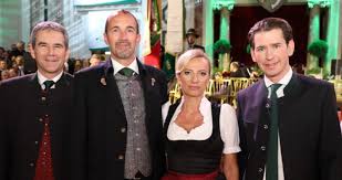 Seit ziemlich genau einem monat leitet leonore gewessler (grüne) das oft als „superministerium titulierte ressort für klimaschutz, umwelt, energie, mobilität. Die Lebendige Visitenkarte Der Steirer In Wien Ein Ball Zum Wohlfuhlen Leadersnet