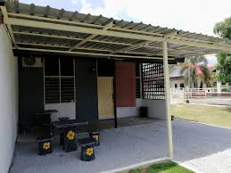 Het beschikt over kamers met airconditioning en een eigen badkamer in. The Akasia Homestay Gong Badak Kuala Terengganu Malaysia Booking Com