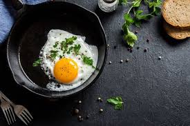 Menurut saya cara membuat nasi goreng telur sangat sederhana, mudah dan sangat praktis. Telur Goreng Sering Gosong Coba Ikuti Tips Chef Ini
