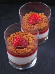 Verrine De Fraises Aux Speculoos Recette Recettes De Cuisine Recette Avec Des Fraises Verrine Fraise