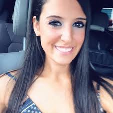 Tess Campbell's Instagram, Twitter & Facebook