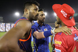Agarwal , babası anurag agarwal tarafından tanıtılan vipassanā'nın meditasyon tekniğini uygular. Krunal Pandya Chats With Mayank Agarwal After The Match Kings Xi Punjab V Mumbai Indians Ipl 2019 Mohali March 30 2019