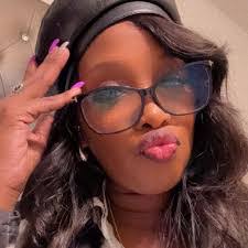 Dominique Perry's Instagram, Twitter & Facebook