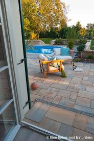 Medino Terrassenplatte In Rustica Sahara Beige Fur Die Terrasse Die Zum Mediterranen Stil Des Hauses Passen Sol Terrasse Outdoor Dekorationen Gartengestaltung