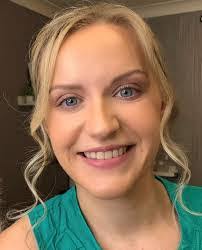 Lori Beno's Instagram, Twitter & Facebook