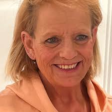 Sandra Celia DuBray "Wáčhiŋhiŋ Ská Wiŋ" December 17, 1955 ~ November 18,  2020 Sandra Celia DuBray was born