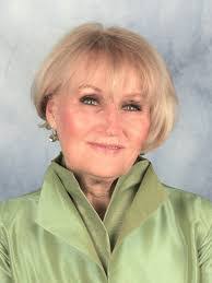 Lynne Pratt's Instagram, Twitter & Facebook