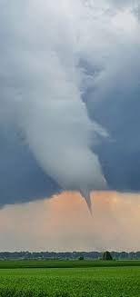 Apocalyptic horrifying video of a massive tornado recorded from a house in czech republic. Audringi Orai Lietuvoje Uzfiksuotas Net Viesulas Diena Lt