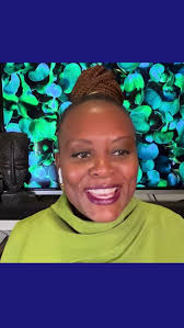 Carolina Lomeli's Instagram, Twitter & Facebook