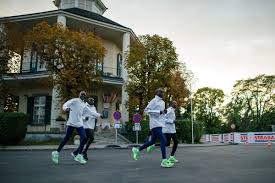 Kipchoge can be joined by 50 or more other athletes on weekly long runs. Ineos 1 59 Challenge On Twitter An Early Start For Eliudkipchoge And Some Of The Pacemakers This Morning Taking To The Hauptallee For Another Look At The Ineos159 Course Https T Co L2a7k7dcja