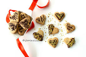 I biscottini morbidi al pistacchio sono deliziosi bocconcini dolci da gustare senza fretta durante una la preparazione è molto semplice e veloce, il risultato saranno dei biscotti al pistacchio fragranti. Biscotti Al Pistacchio Ilaria Zizza