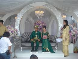 Contoh baju pengantin 2014 contoh warna peach. Baju Pengantin Warna Gold 2011 Sylvestersneed S Blog