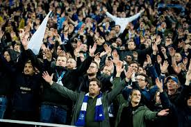 Champions leaguede supporters van aa gent morren over de prijs van de tickets voor de match van hun ploeg tegen wolfsburg in de achtste finale van de champions league. Supporters Kaa Gent Nemen Bestuur Op De Korrel Via Open Brief Beleid Van Kaa Gent Lijkt Mentaal Nog Steeds In Het Ottenstadion Te Vertoeven Gent Pzc Nl